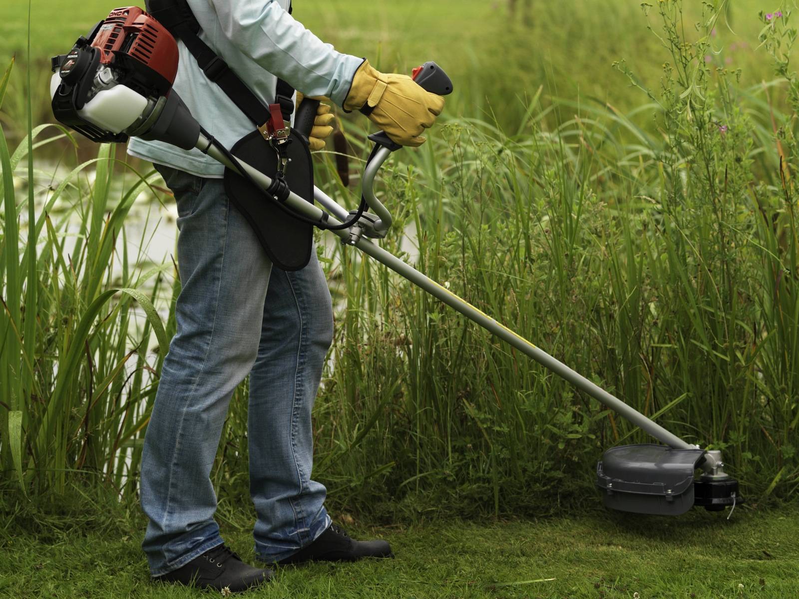 Бензиновый триммер