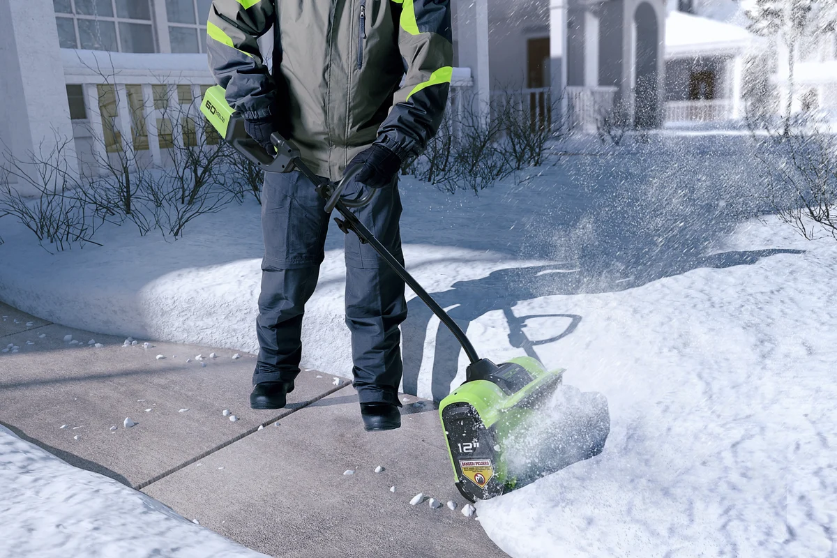 Снегоуборщик-лопата